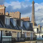 Elegant Eiffel Tower View Flat