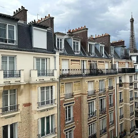 Elegant Eiffel Tower View Flat Appartamento